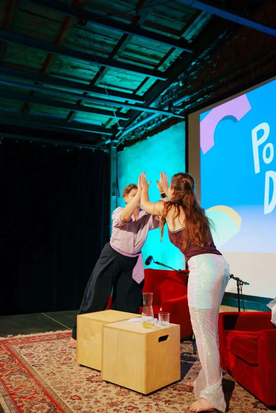 Dekovacka moderatorek na konci live show